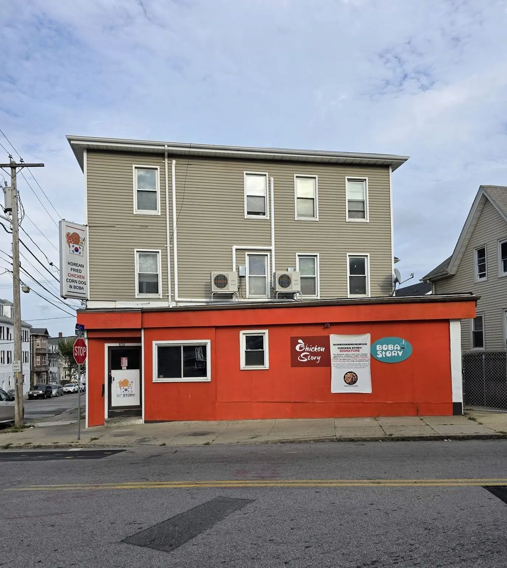 850 County St, New Bedford