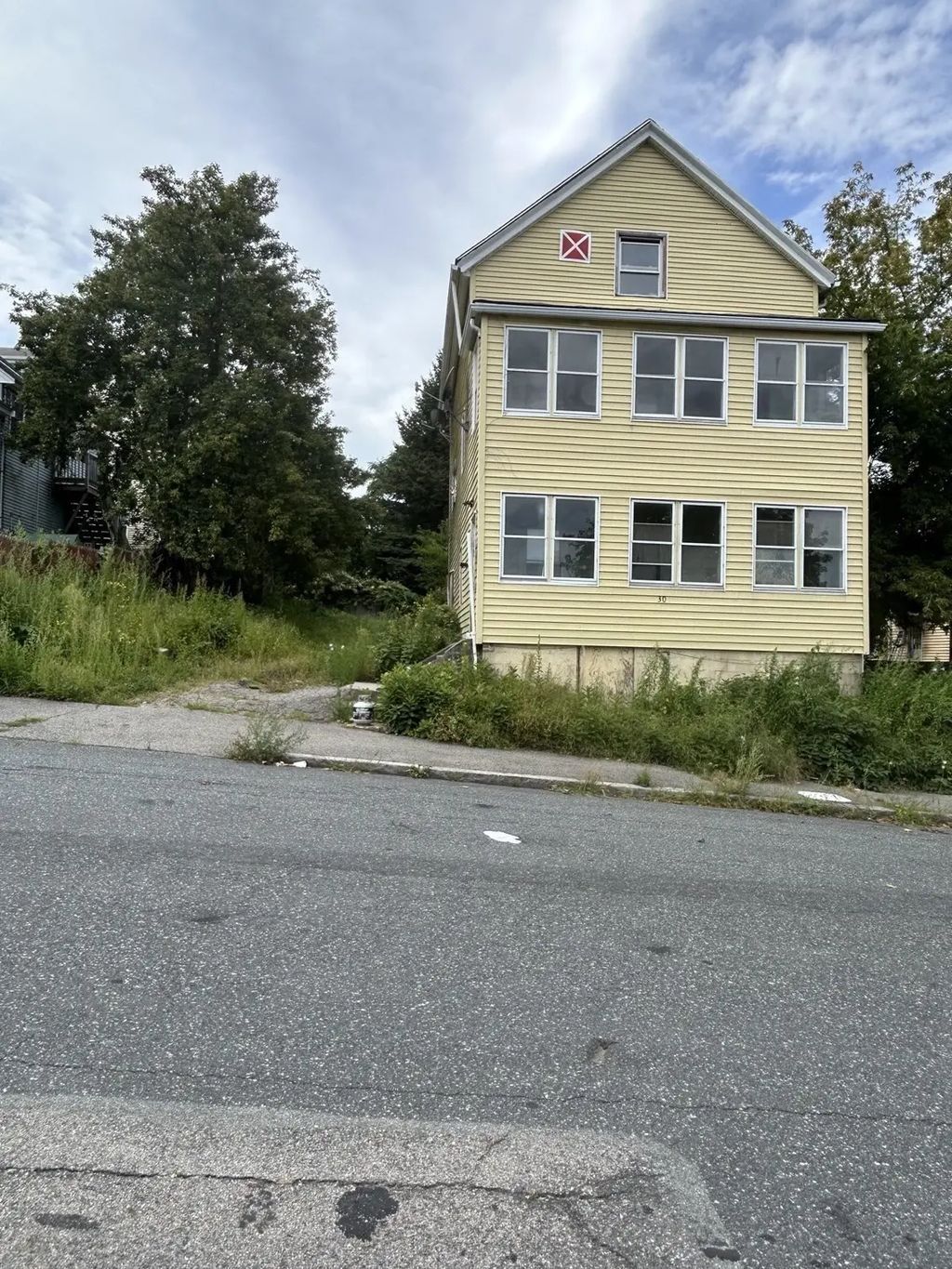 30 Penn Ave, Worcester