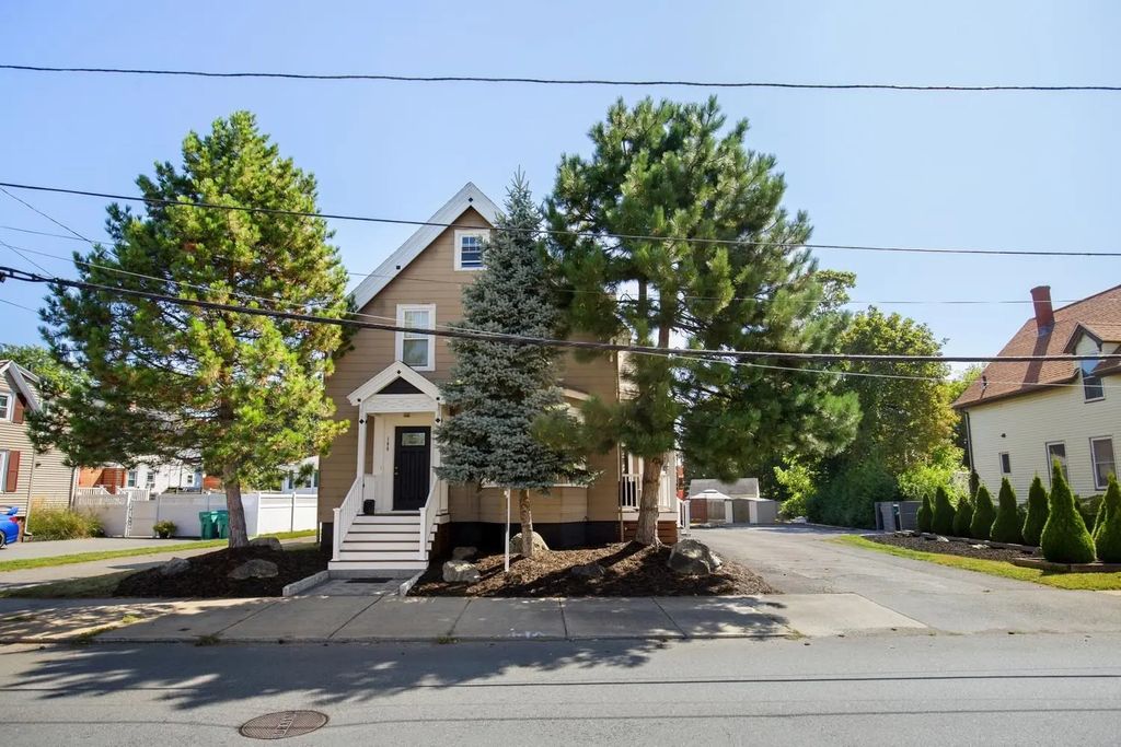 108 Maple St, Lynn