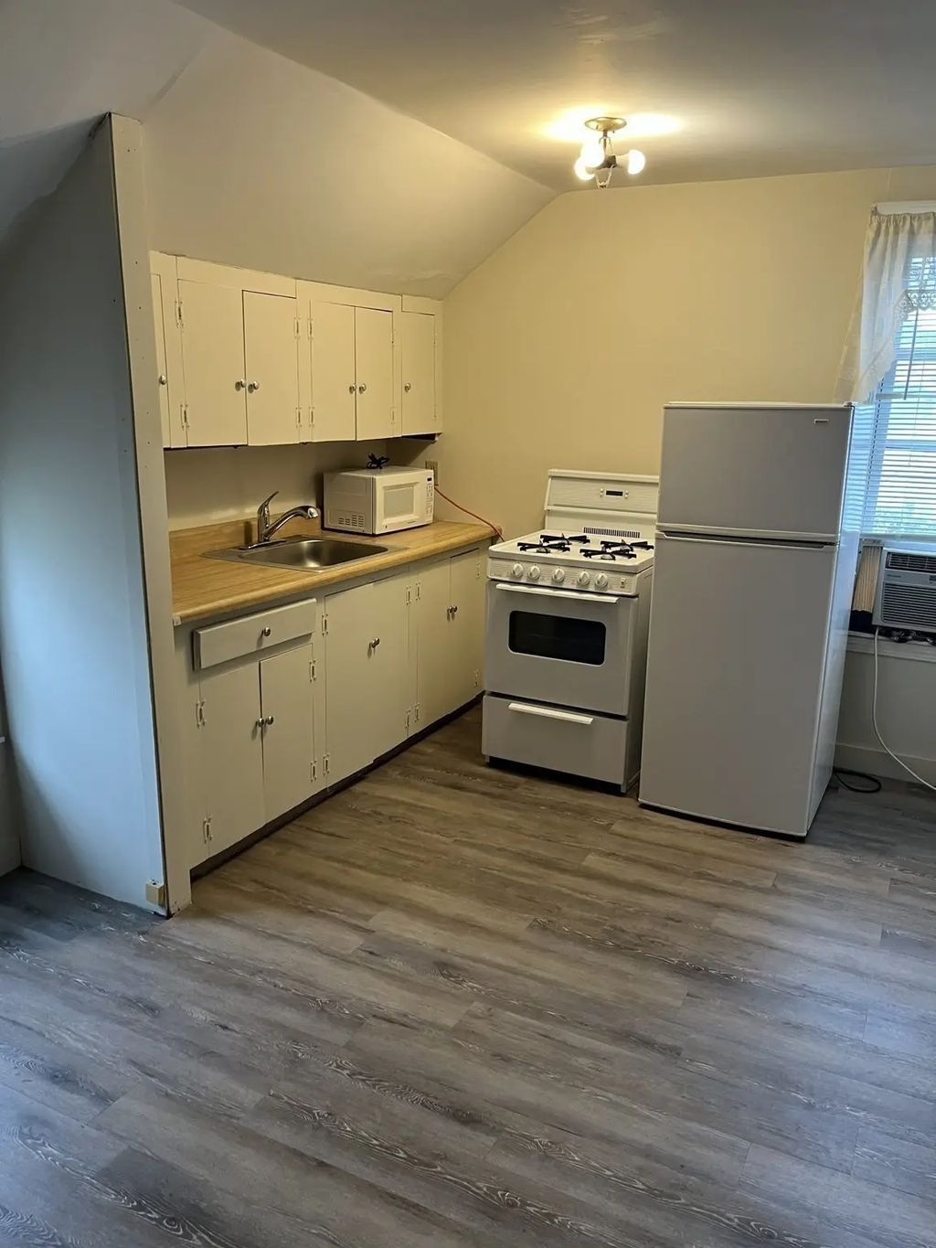 1368 Plymouth Ave #studio 3, Fall River