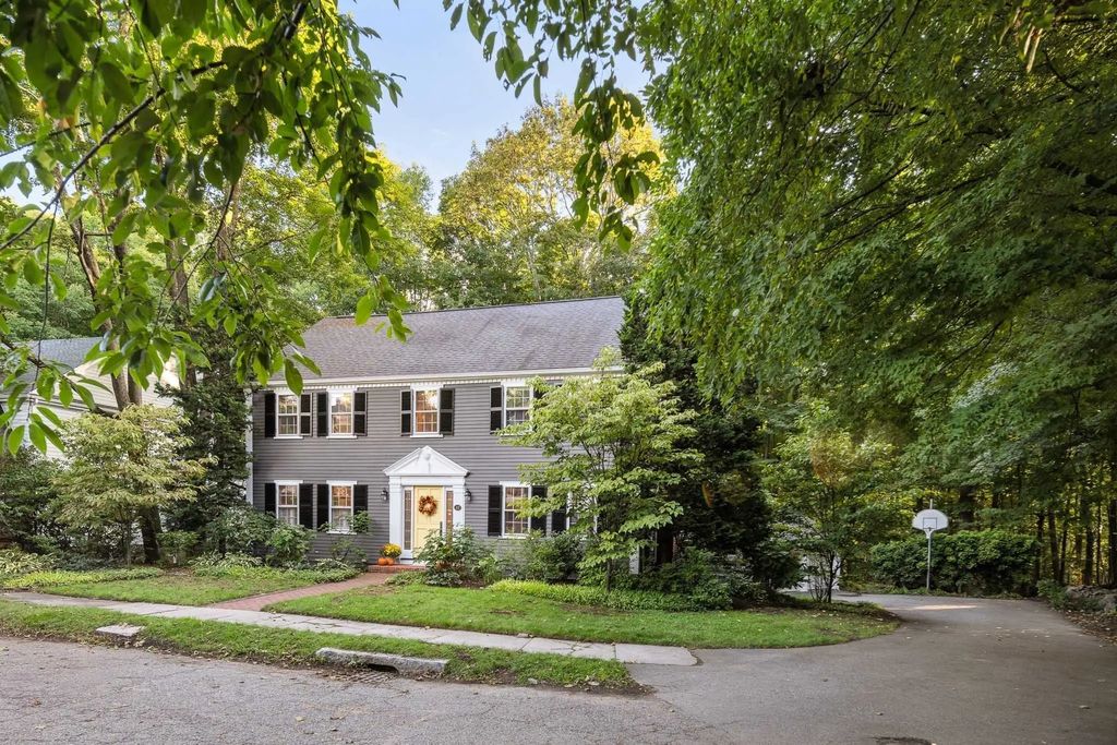 22 Garfield Road, Belmont
