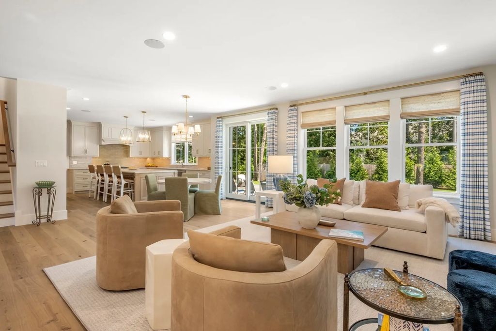 7 Willow Circle, Mashpee