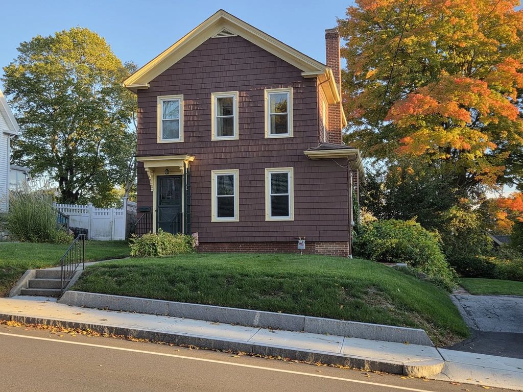 204 Lincoln Street, Marlborough