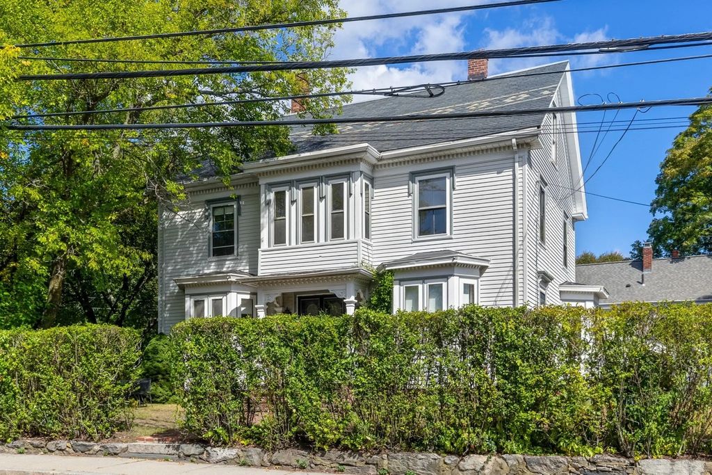 984 Chestnut St #2, Newton