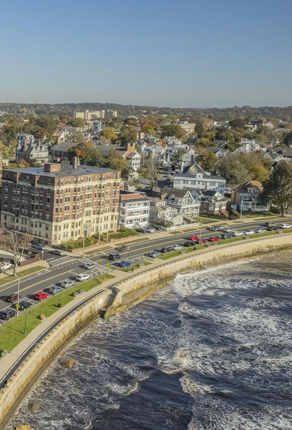 285 Lynn Shore Dr #409, Lynn