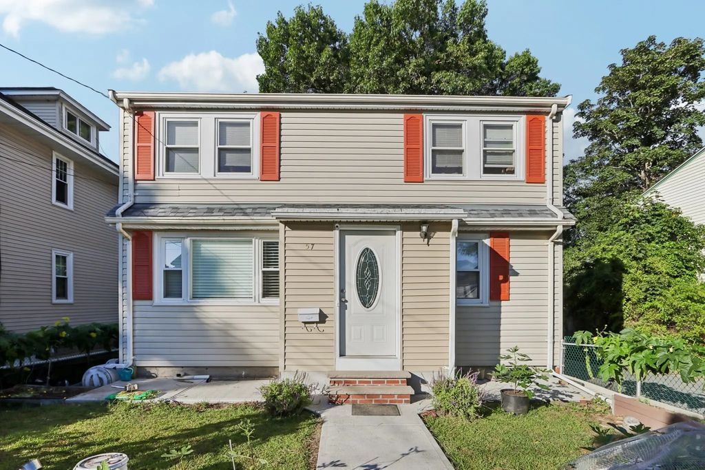 57 Safford St, Quincy
