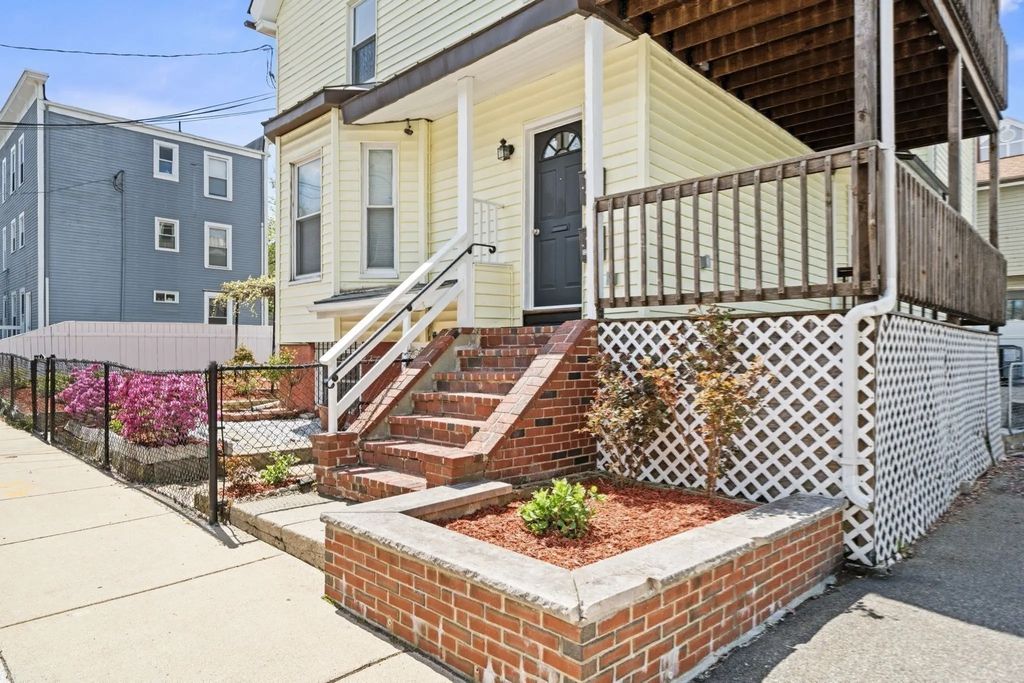 29 Hanson St #1, Somerville