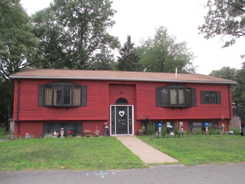 150 Carver St, Tewksbury