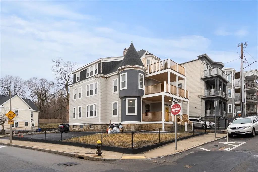35 Cunningham, Boston
