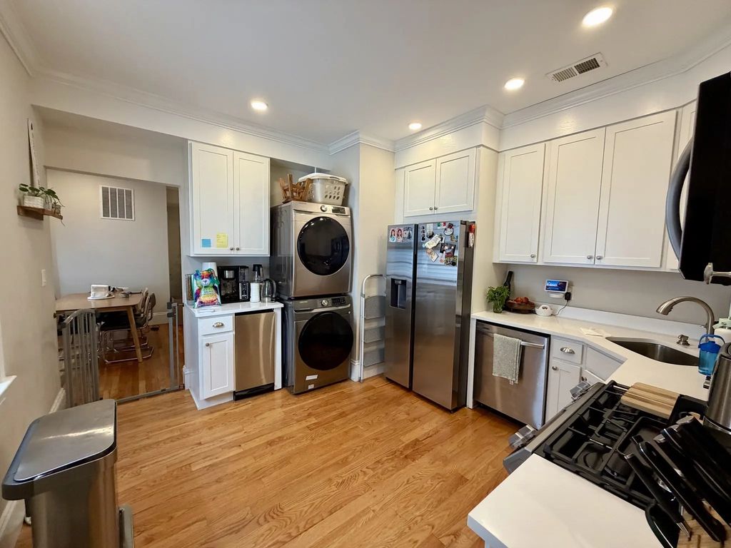 10 Dighton St #2, Boston