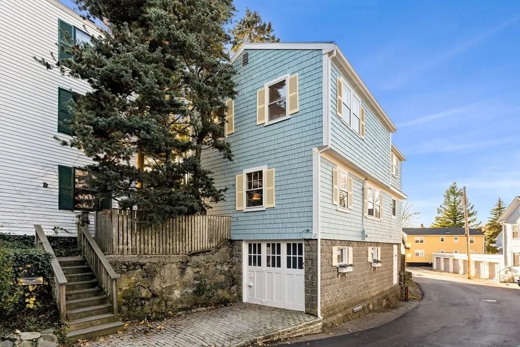 12 Bassett Street, Marblehead