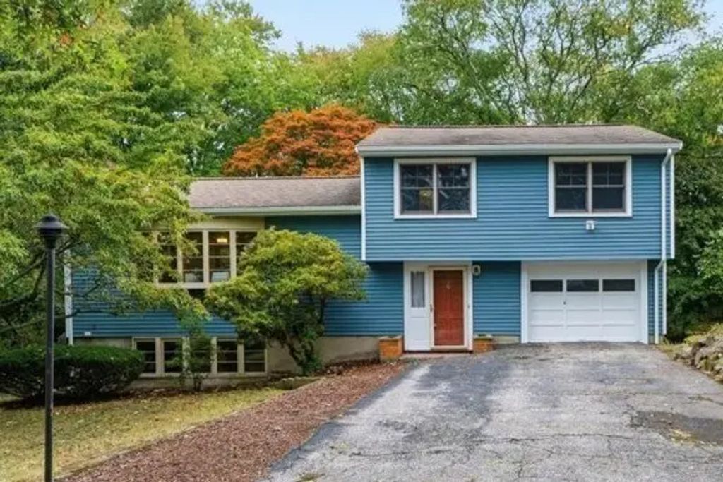26 Arlington Road, Burlington