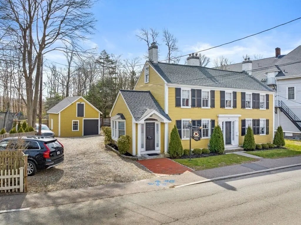 15 Brook Street, Cohasset