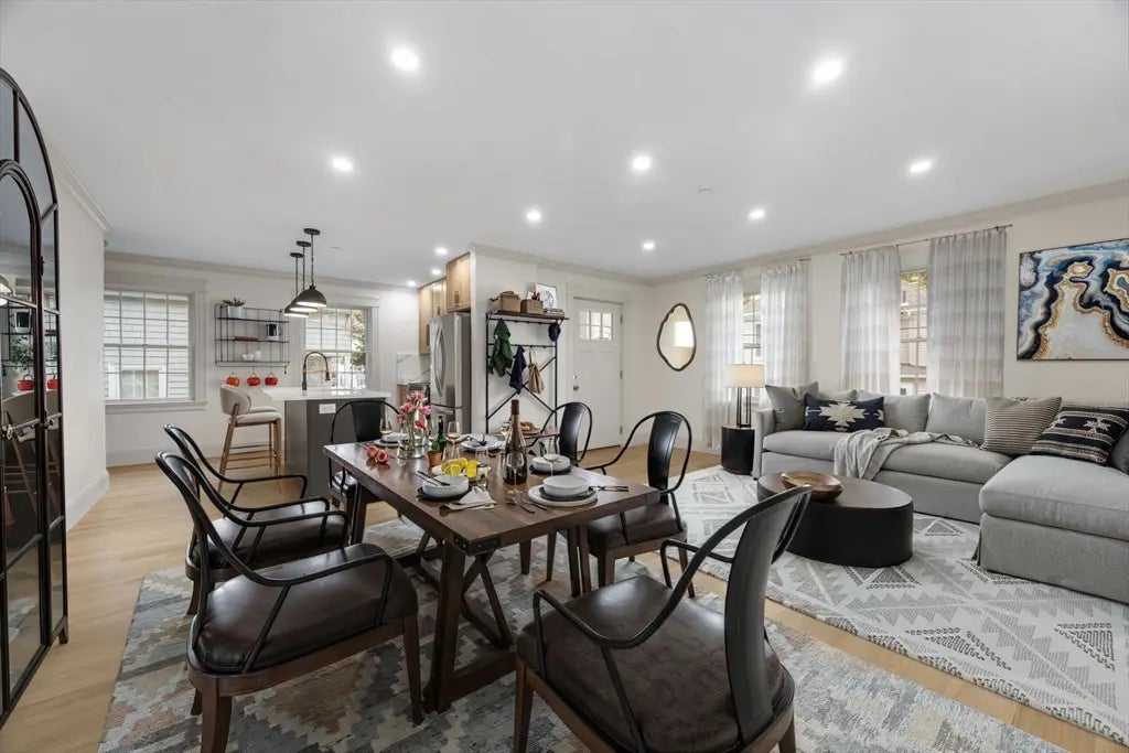 9 Swan St #1, Beverly