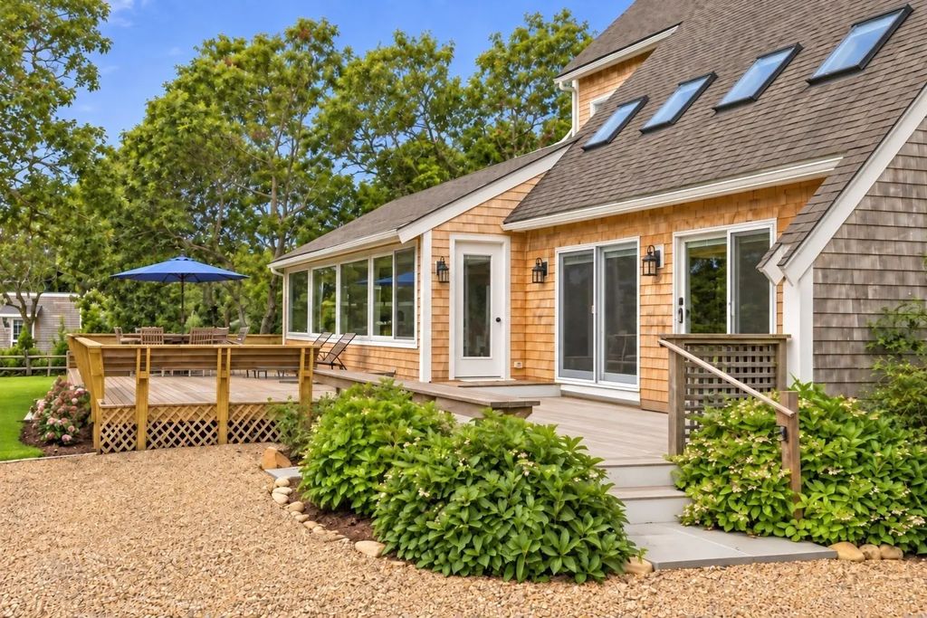 62 Schoolhouse Rd, Edgartown