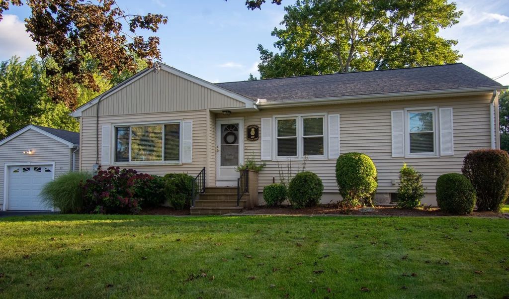 69 Airport Rd, Dudley