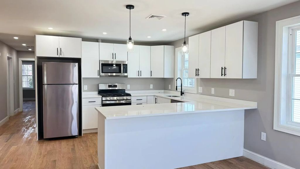 27 Dedham, Revere