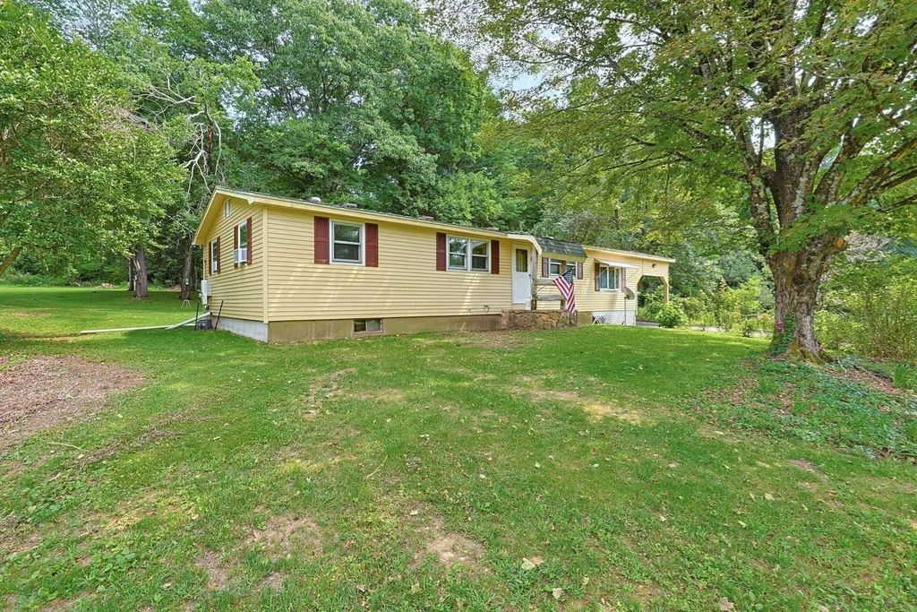 1075 West Brookfield Road, New Braintree