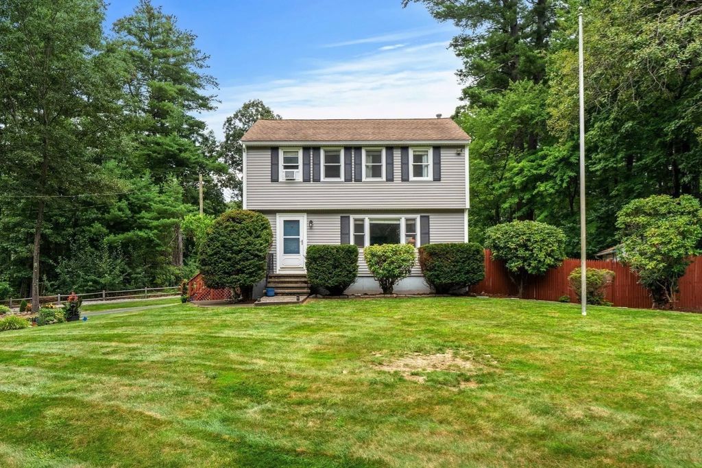 82 Keystone Ln, Billerica