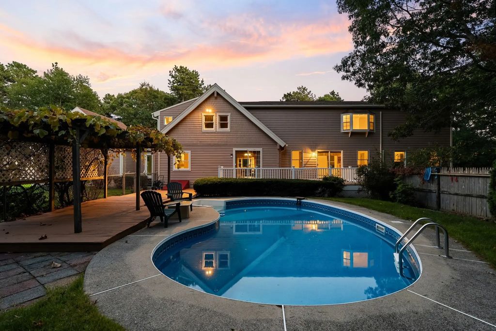 113 South Meadow Rd, Plymouth