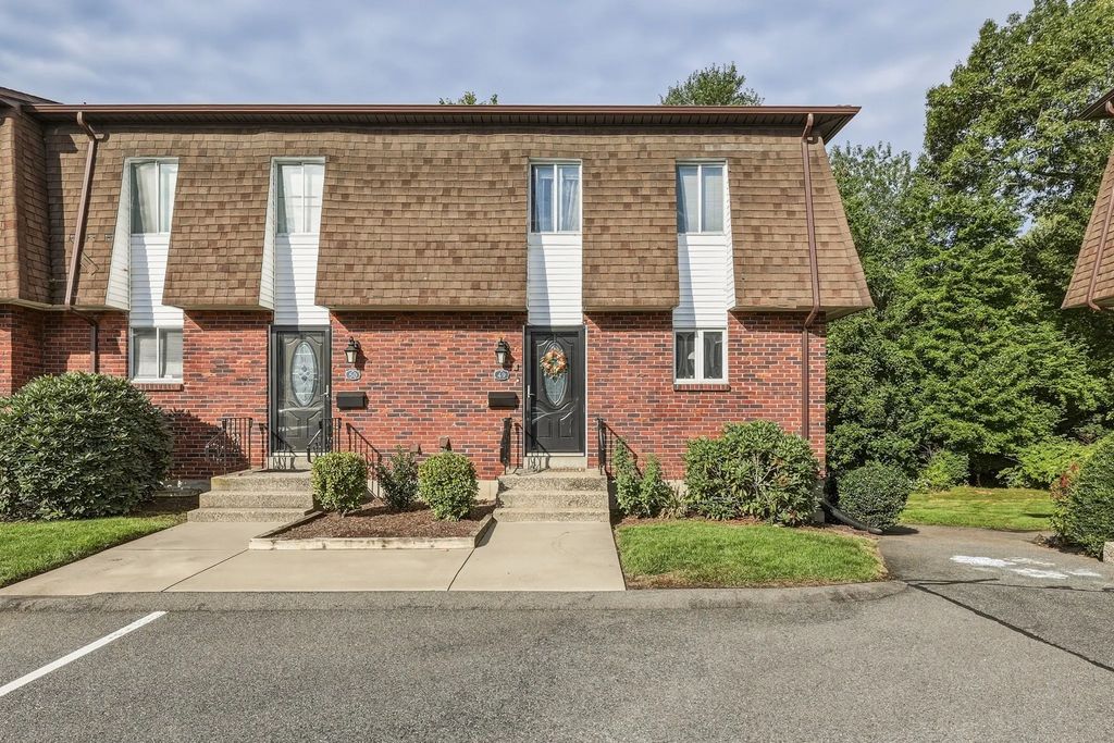 20 Lawrence Ave #49, South Hadley