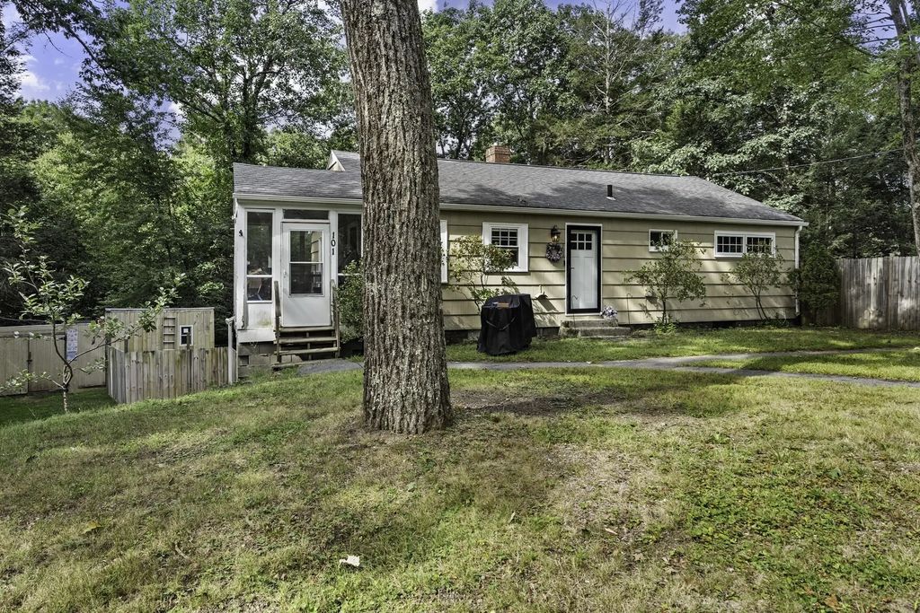 101 Wales Rd, Monson