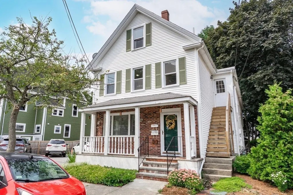 6 Avon Ct #2, Wakefield