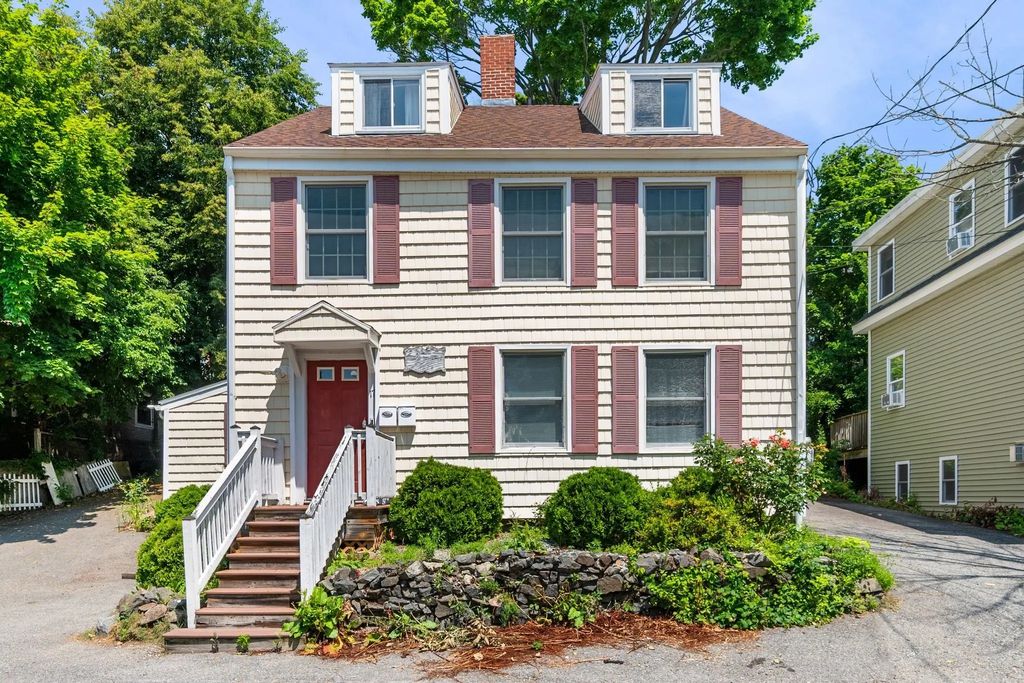 17 Vestry St, Beverly