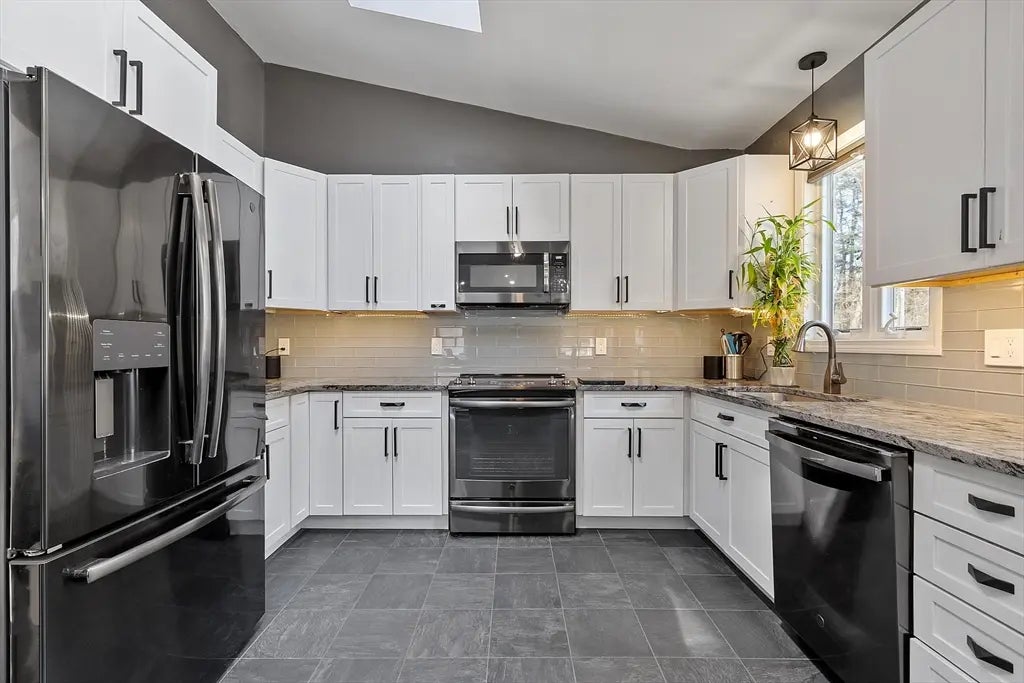 48 Whipple Rd, Billerica