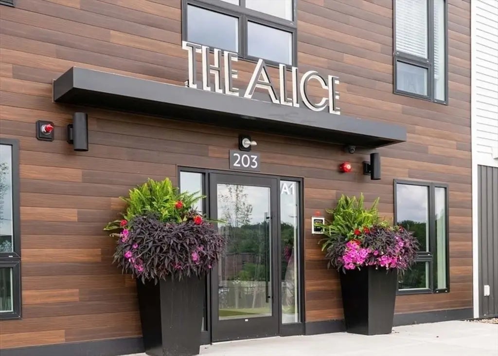 203 Lowell #119, Wilmington