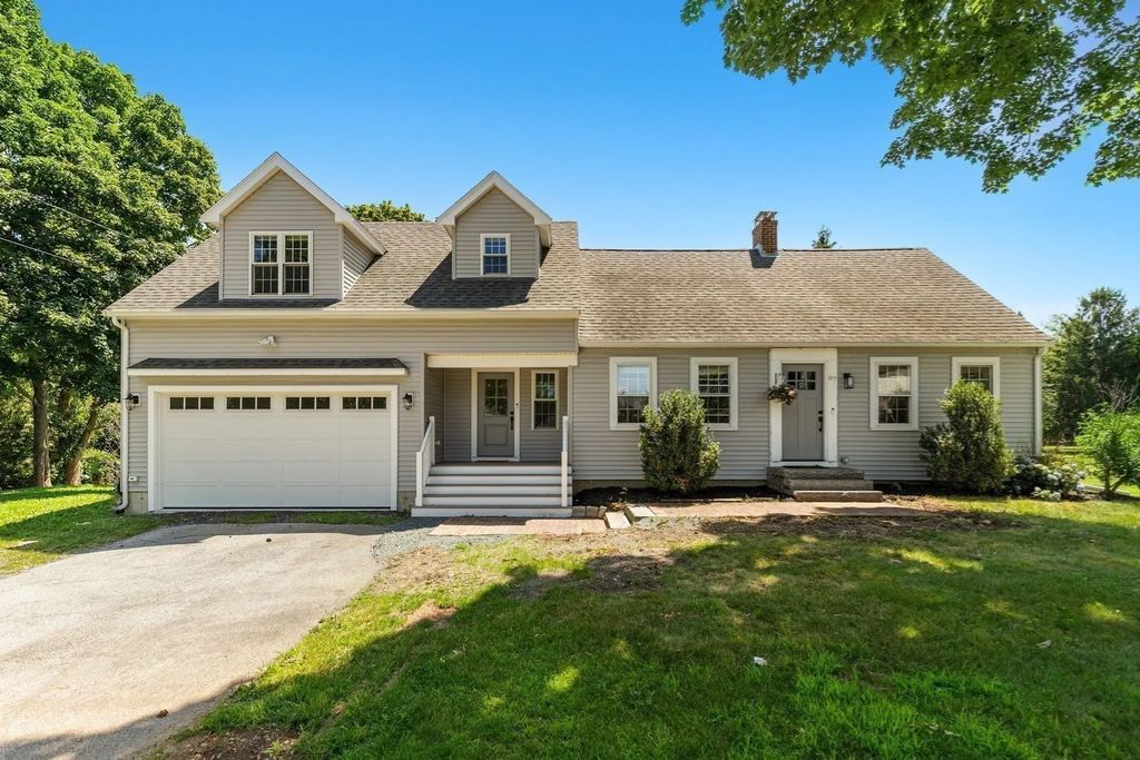 67 Maple St, Wenham