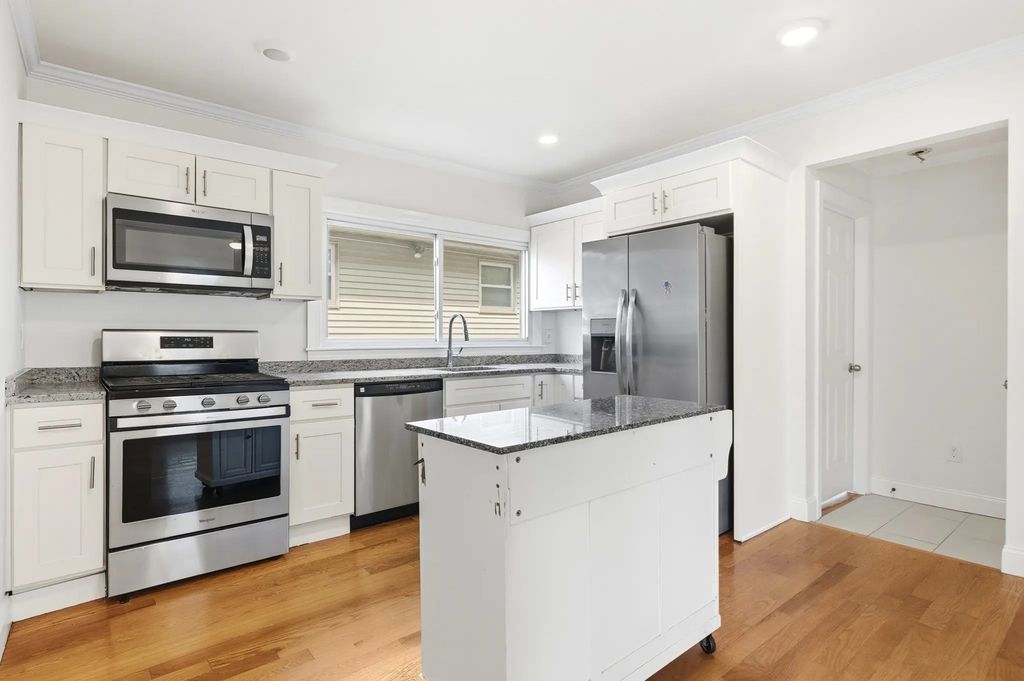 23 Thorndike St, Revere