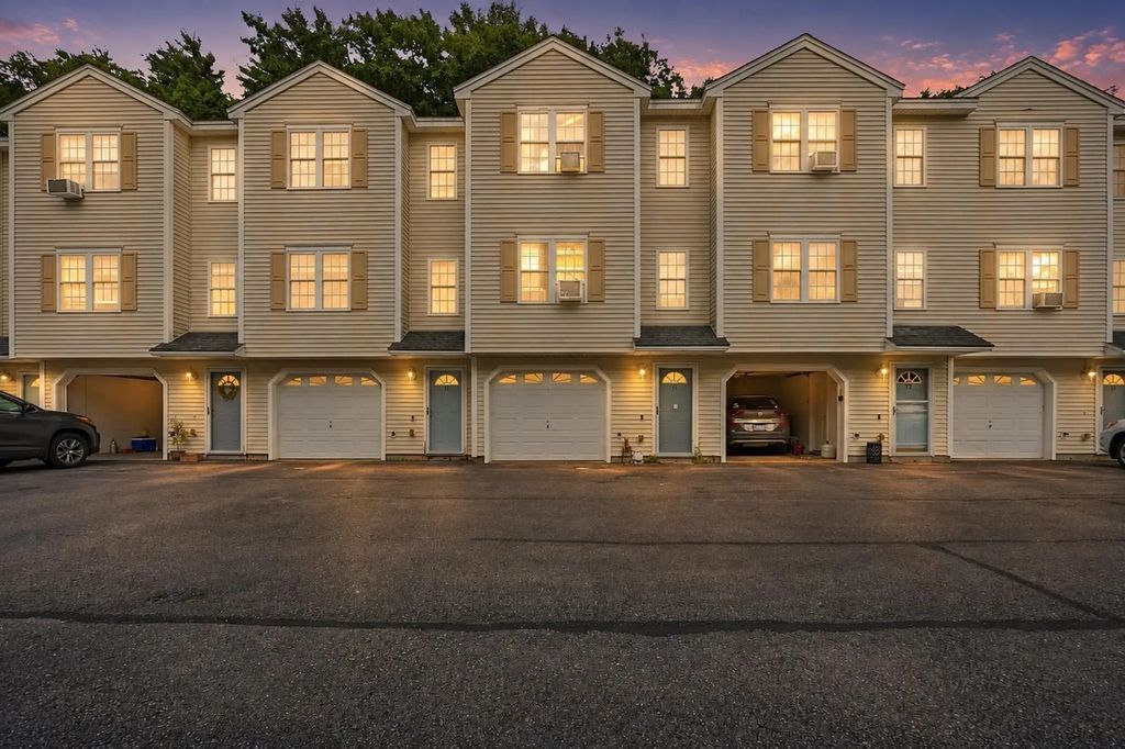 350 Riverbend St #111, Athol