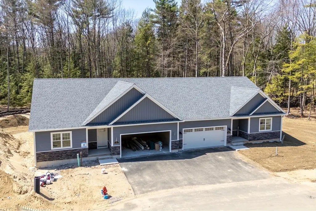 19 Nicols Way #19, Easthampton