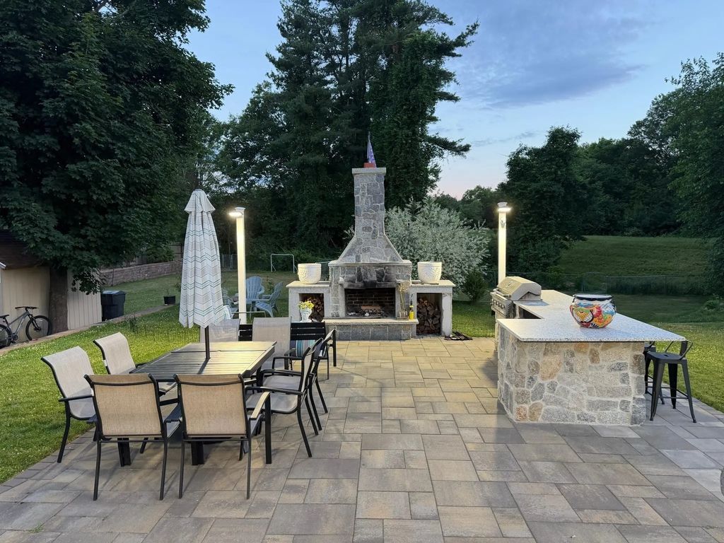 104 Sw Cutoff, Northborough