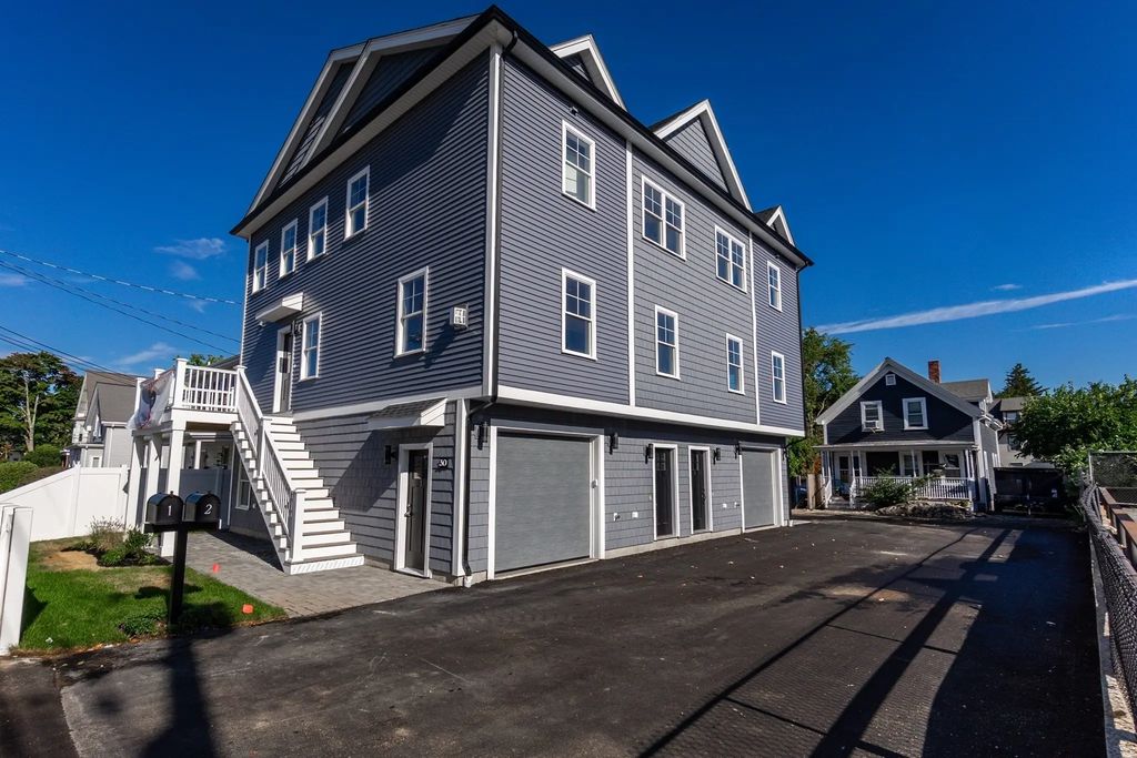 30 Maple St #2, Waltham