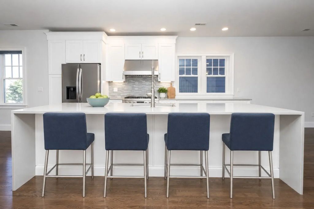 141 W 6th St #3, Boston