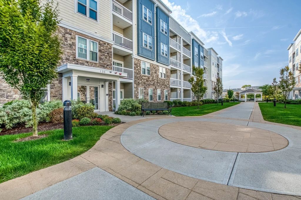 130 University Ave #1201, Westwood