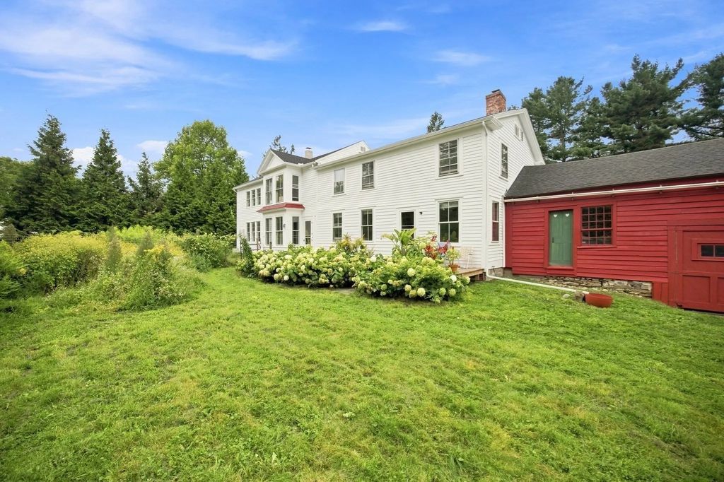 158 Skyline Trl, Middlefield