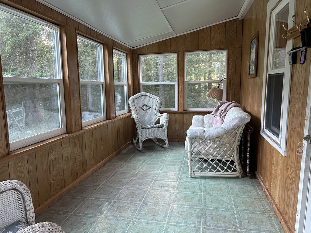 26 Bear Hill Rd, Hinsdale