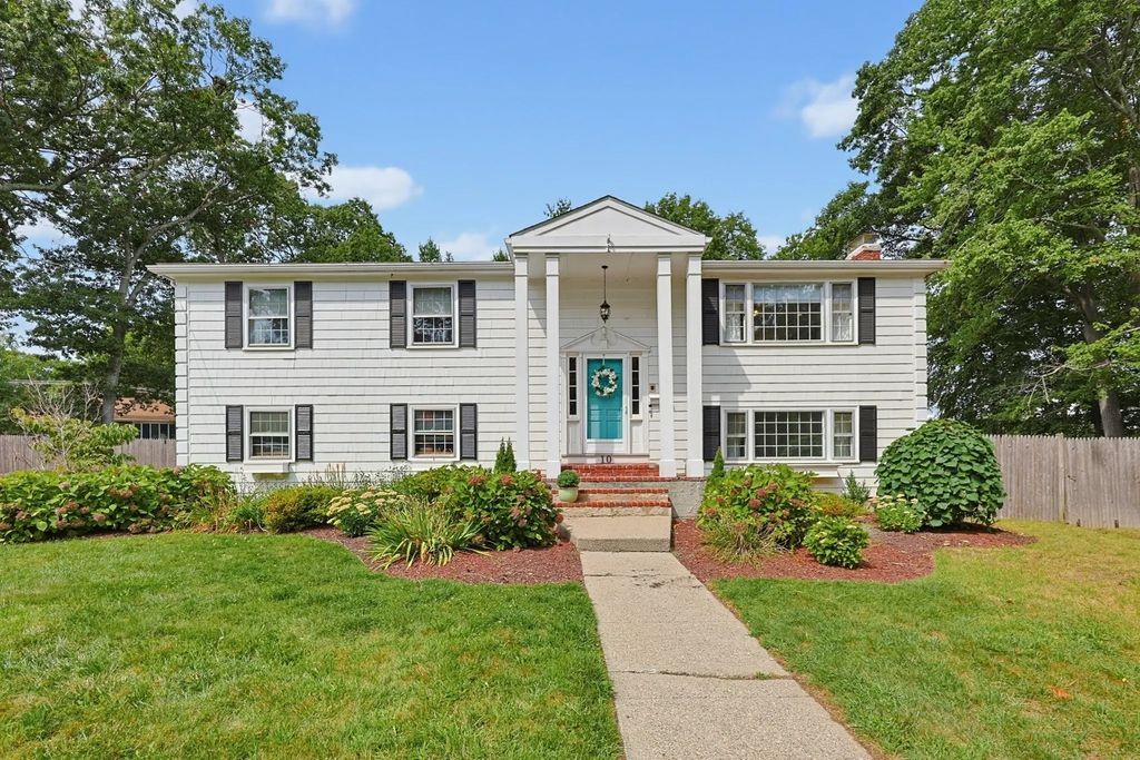 10 Howe Circle, Randolph
