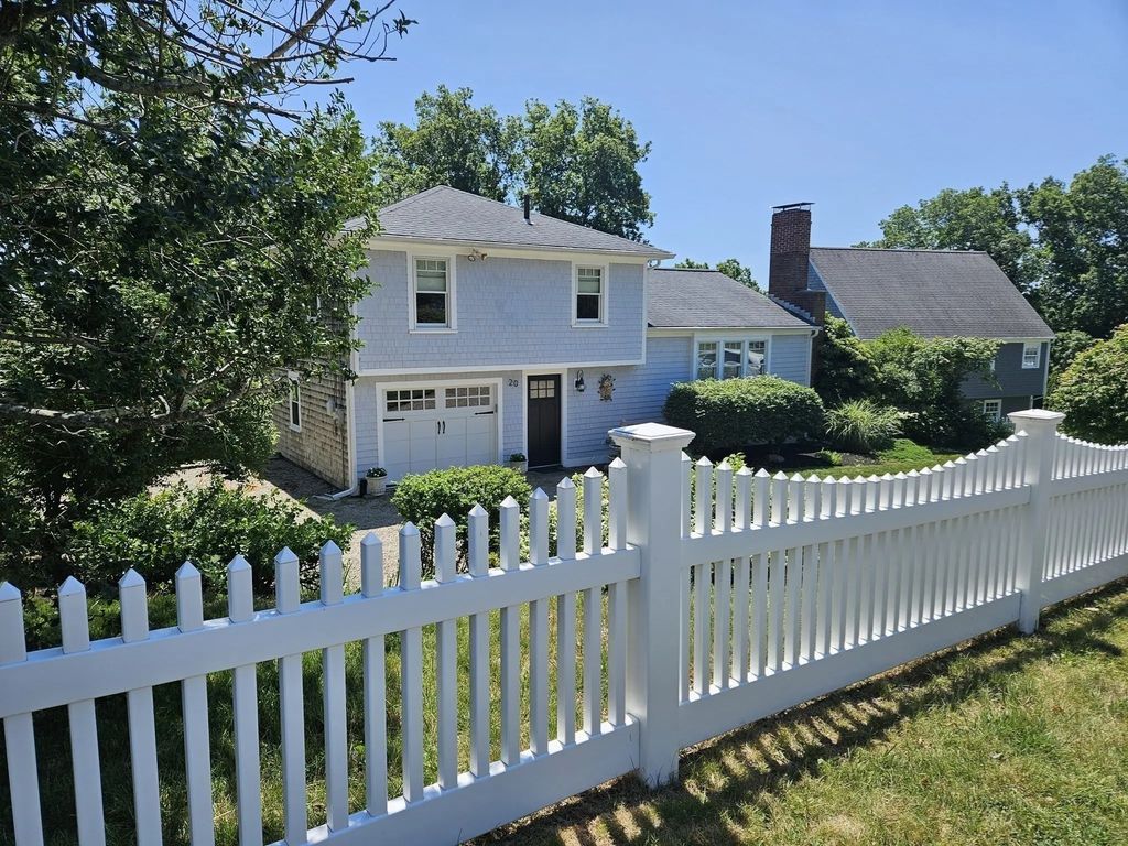 20 Burg Ave, Sandwich