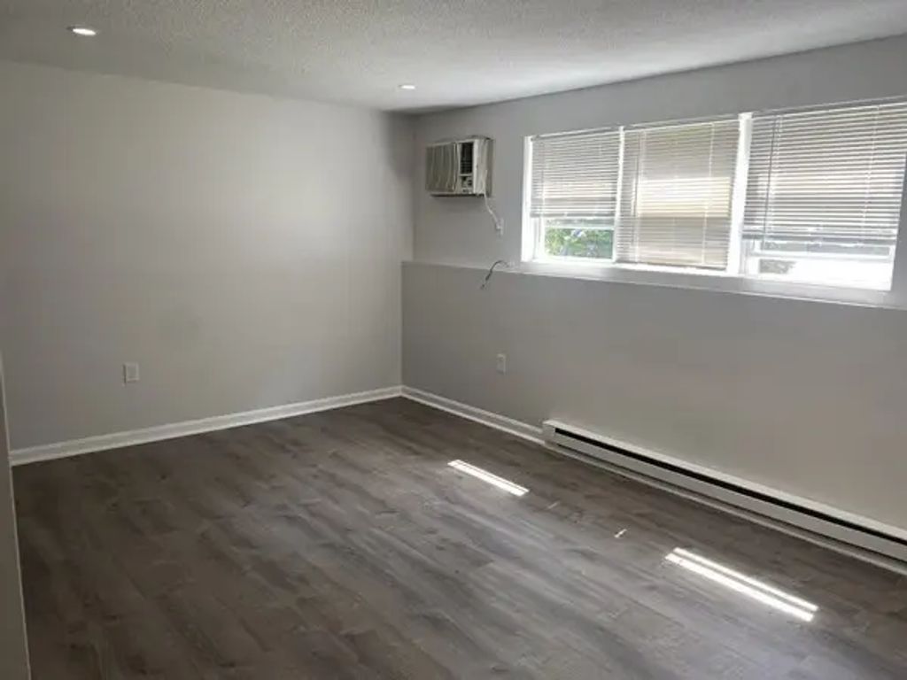75 Vine #7a1, Saugus