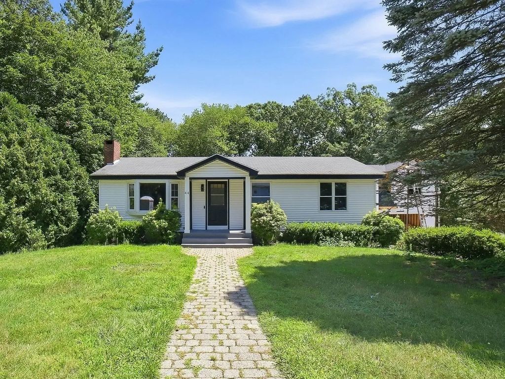 44 Topsfield Cir, Shrewsbury