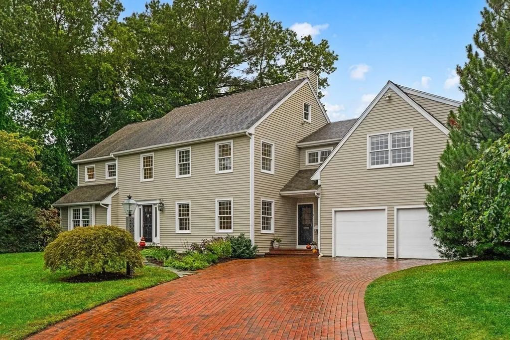 3 King Philip Path, Hingham