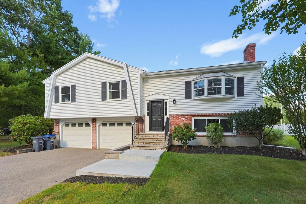 1 Garrison Dr, Plainville