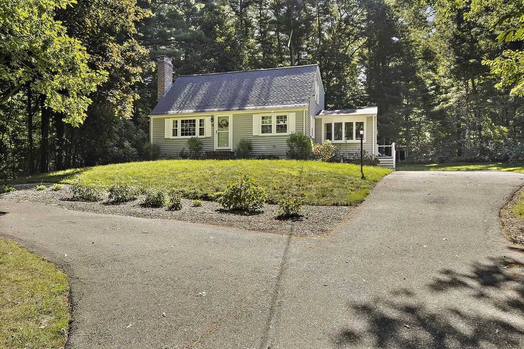 75 Oak St, Pembroke