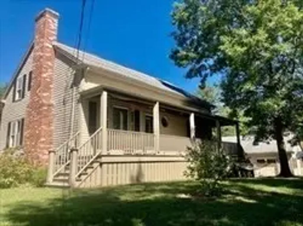 973 Pembroke, New Bedford