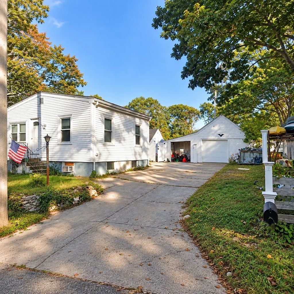 96 Birch St, Attleboro