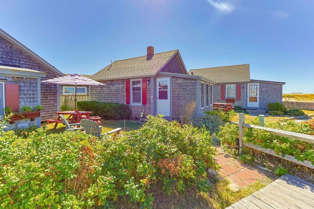 658 Shore Rd #8, Truro
